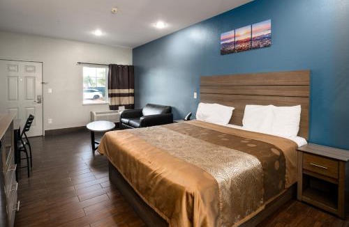Greater Greenspoint Hotel | Moonlight Suites - Houston/George Bush Int'l Airport