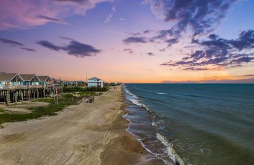 Port Bolivar House | MoonStone 3BR Beachfront w Hot Tub Amazing Beach Views and Large Deck