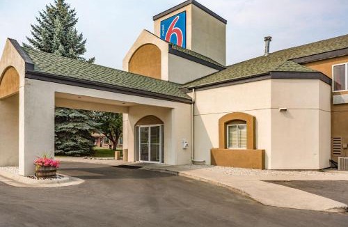 Bozeman Hotel | Motel 6-Bozeman, MT