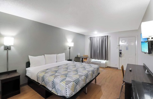 Bryan Hotel | Motel 6 Bryan, TX - University Area