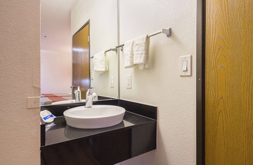 Irving Hotel | Motel 6 Dallas - Irving DFW Airport South