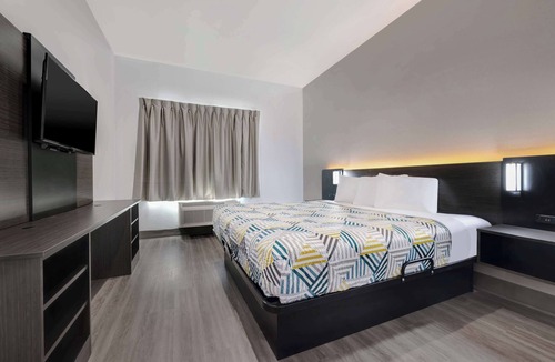 Dallas Hotel | Motel 6 Dallas, TX - Methodist Charlton Medical Ctr.
