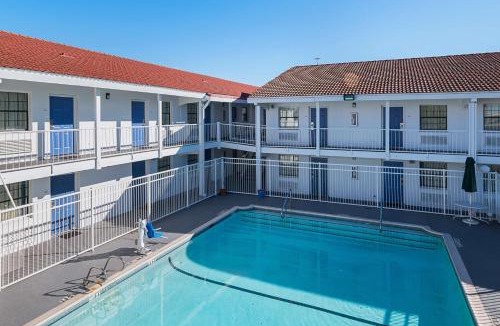 Grand Prairie Hotel | Motel 6-Grand Prairie, TX - Interstate 30