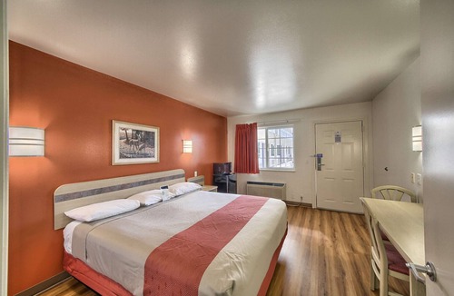 Kerrville Hotel | Motel 6 Kerrville, TX