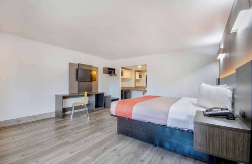 Lafayette Hotel | Motel 6 Lafayette, LA
