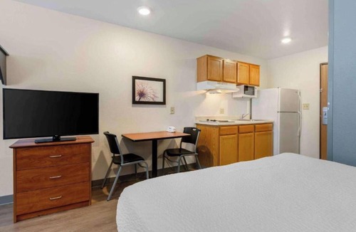 El Dorado West Hotel | Motel 6 Suites El Paso East, TX
