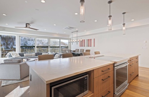 Vail Condo | Mountain Modern 3BR A/C High-Floor Views & Stone Fireplace Luxury