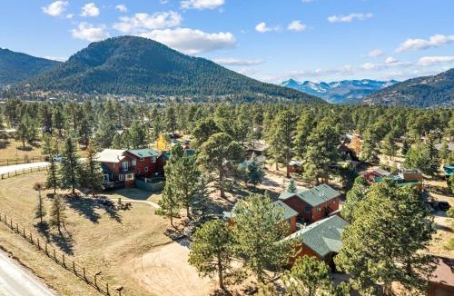Estes Park Resort | Mountain Shadows Cabins