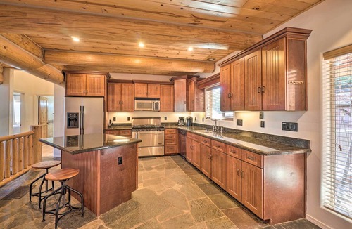 Payson Cottage | Mtn-view Gem w/Fire Pit & Deck in Payson