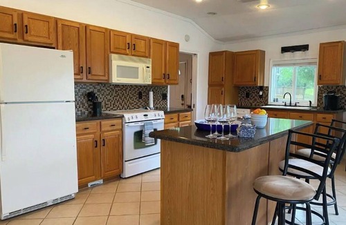 Robertson County House | Multi-home Lakefront Retreat- kayaks, fire pit, yard games, hot tub