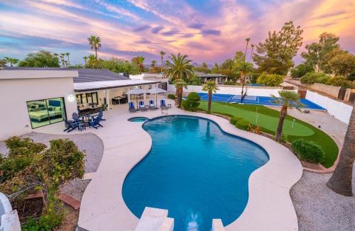 Paradise Valley Village House | Multimillion ResortVillaWaterslidePickleball CourtPuttting greenspagameroom