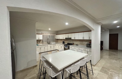Lomas de Cocoyoc House | Luxury home for 25, Lomas de Cocoyoc, swimming pool, jacuzzi, private garden