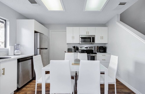 Medical Center District House | Mystique - A Birdy Vacation Rental