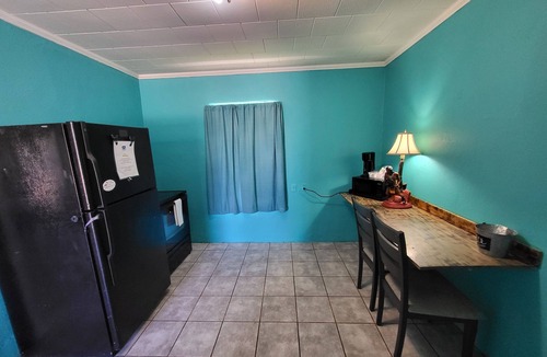 Buchanan Dam Cabin | Native American Suite