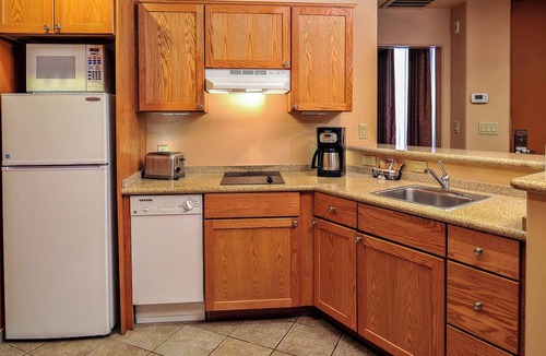 Oak Creek Hotel | Nature Is Calling! 2 Great Units w/Kitchens, Near Hiking, Pink Jeep Tours