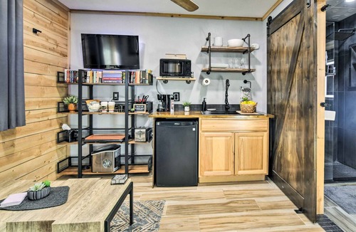 Mesa Apartment | Near Cubs Spring Training! Couples Retreat in Mesa