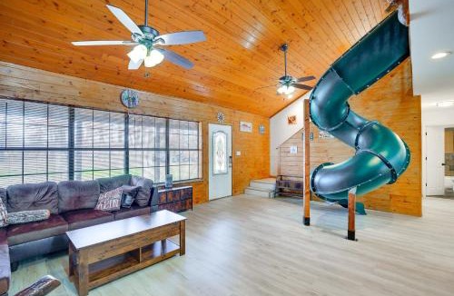 Yantis House | Near Lake Fork: Home w/Fire Pit in Yantis!