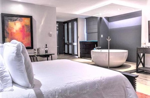 Leon Hotel | NEhotel Nueva Estancia