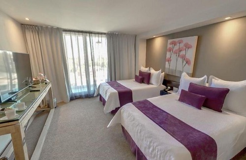 Leon Hotel | NEhotel Nueva Estancia