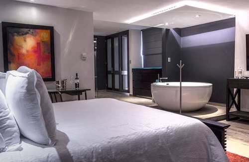 Leon Hotel | NEhotel Nueva Estancia