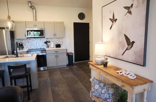 Indian River Condo | New 2BR River Condo w/Balcony