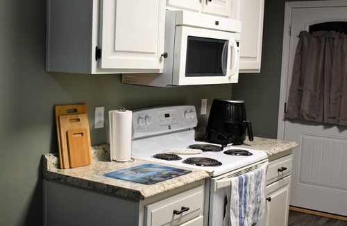 Flippin House | New! Beautifully updated private home near White River and Bull Shoals