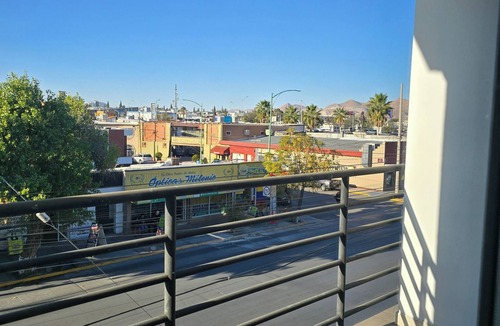 Chihuahua Apartment | New centrally located apartment with balcony.