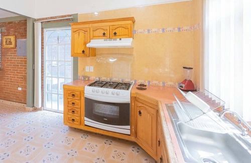Cocoyoc House | New Family House in Cocoyoc: Pool & BBQ Area