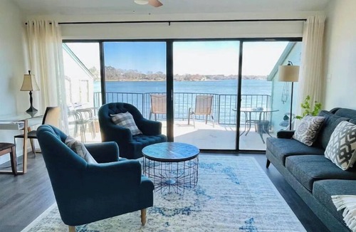 Seven Coves Condo | New! Lakefront 2-bedroom Condo. Newly remodeled.