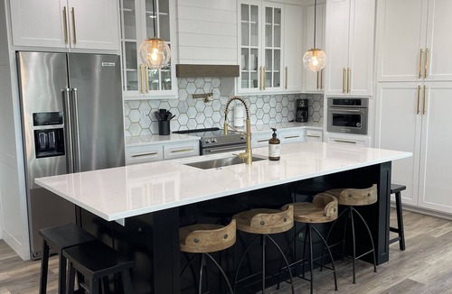 Carolyn Estates House | NEW Lakefront Luxury/5 bedroom/5 bathroom/LakeViews/Sleeps 18