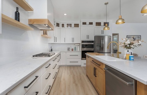 Edgemont Ranch House | New Luxury Durango Home, Hot Tub, Firepit, Sleeps 12, Great Location