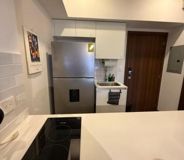 Zona 4 Apartment | NEW! Modern Apartment in 4 Grados Norte
