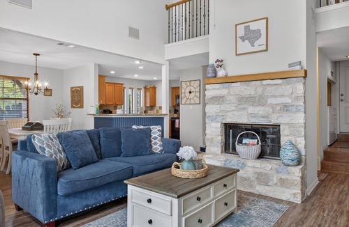 Point Venture House | New! Pool & Golf Course View + Patio
