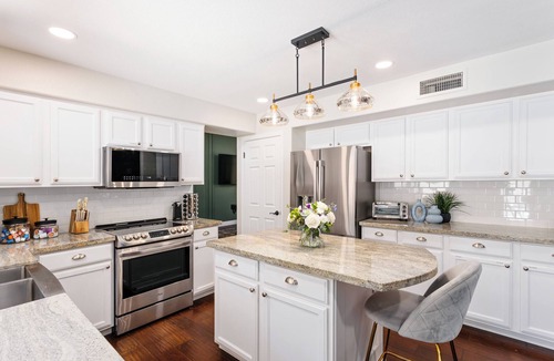 Scarlett Canyon House | Newly Re-Designed, $175k Resort Backyard: Heated Pool, Spa, Golf, Billiard