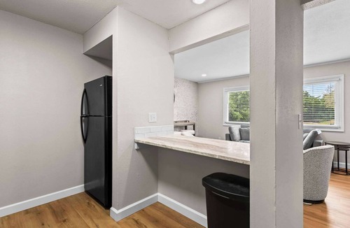 Springfield Apartment | Newly Renovated Unit in Central Spfld! #203