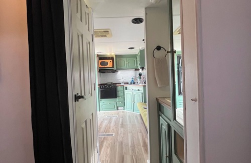 Cameron RV Rental | Nice campground with AC in charming Cameron next to beach and LNG plant.
