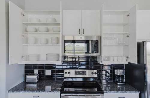 McNeil Apartment | Nice Lost Plains 2BR w/Gym, Pool, W/D & A/C, by Blueground