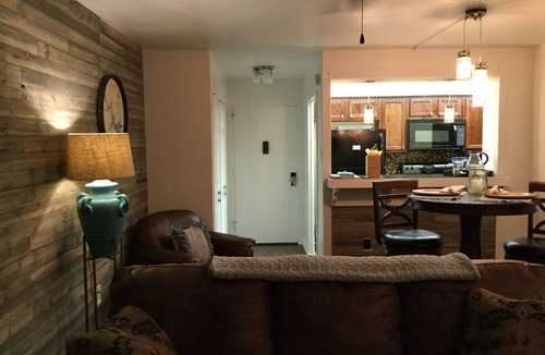 Mid America Condo | NO POOL SPECIAL! BEAUTIFUL CONDO ON THE LAKE, WHAT MORE DO YOU NEED!