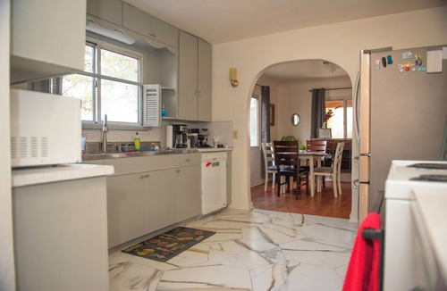 Nob Hill House | Nob Hill Spanish Casa w/Rooftop Deck near UNM & UNM Hospital