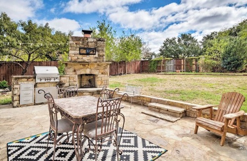 Block House Creek House | North Austin,HEB center,Leander,Cedar Park, Haute Spot,Lake Travis,The Crossover