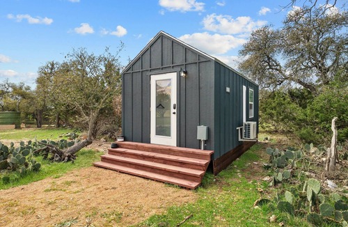 Fredericksburg House | North Star Tiny Home 6 Min to Old Tunnel Pets OK