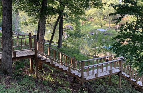Heber Springs House | NOT-SO-ORDINARY TRAILER! A lovely getaway on The Little Red River with hot tub