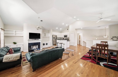 Willow Meadows/Willowbend Area House | NRG Stadium Steps Away- Perfect World Cup Stay w/Parking and Security Gates