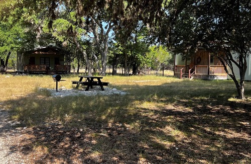 Barksdale Cabin | Nueces River Cabins-Oak Cabins