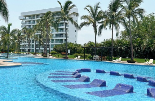 Las Jarretaderas House | Nuevo Vallarta golf course view condo in Vidanta