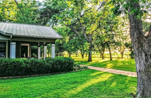 Prairie Lea House | Nut House Countryside Pecan Farm 14 ac San Marcos