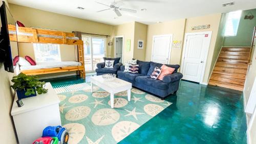 Sand Point House | Ocean Outlook
