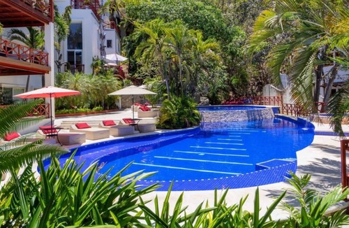 Acaponeta Condo | Ocean View 3BR Condo, Pool, Walk to Beach at Pájaro de Fuego | Casa Vista Ballena