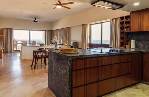 Marina Vallarta Resort | Ocean view and hotel service