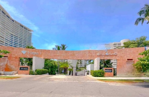 Playa Diamante Apartment | Ocean View, with access to the beach, lounge chairs and awnings included. Beautiful view
